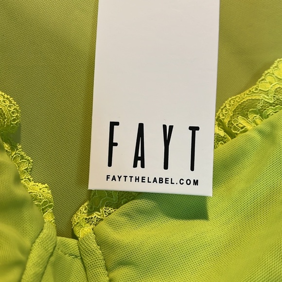 Fayt Fleur Mesh Top Kiwi Green size 10 crop - Picture 2 of 4